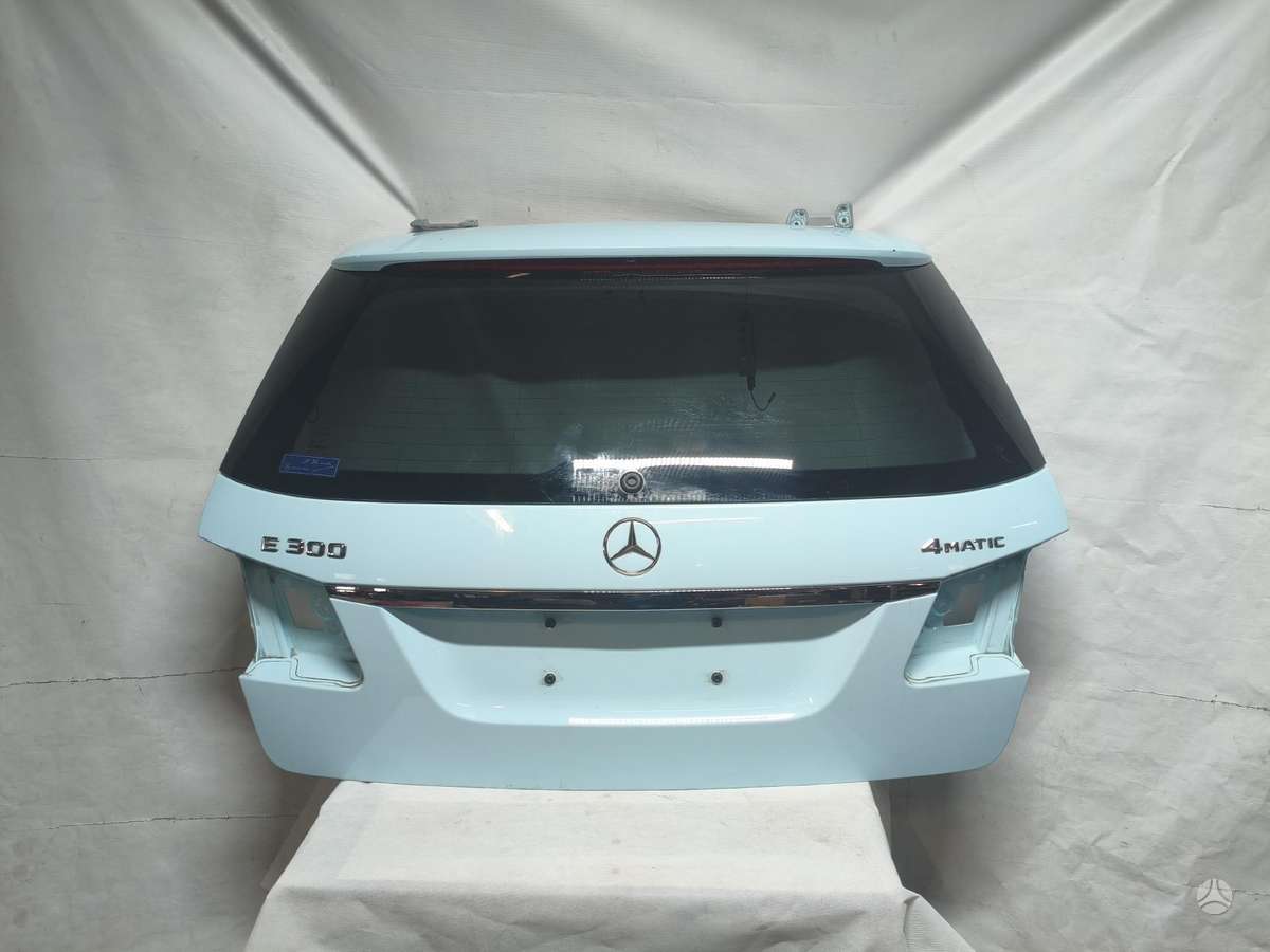 Mercedes-Benz E350 dalimis