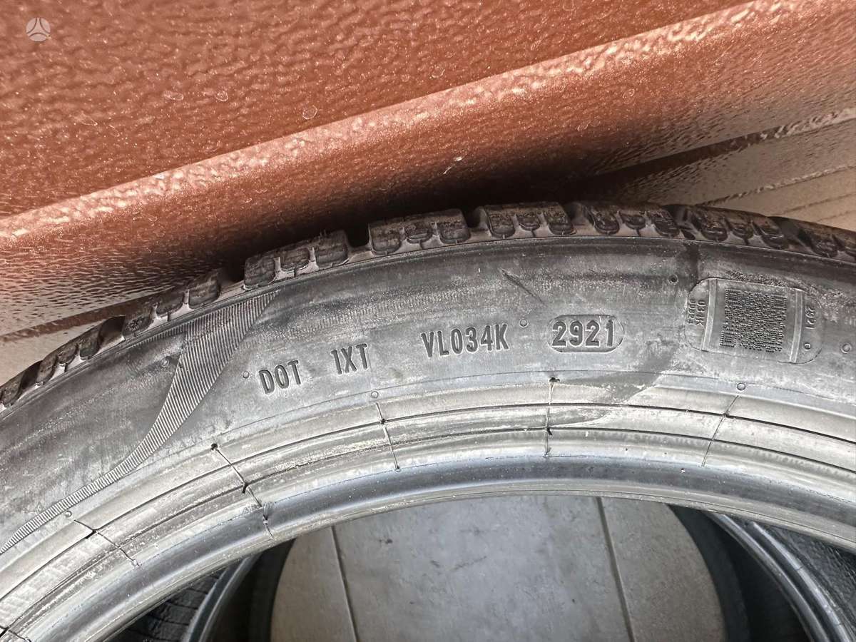 Pirelli P ZERO, all-season 255/40 R19