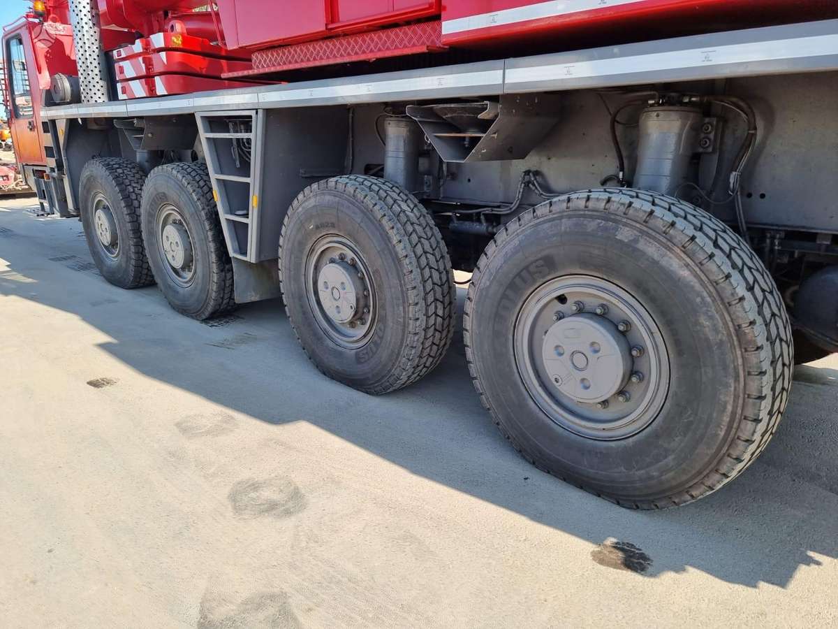 Krupp KMK 4060, crane