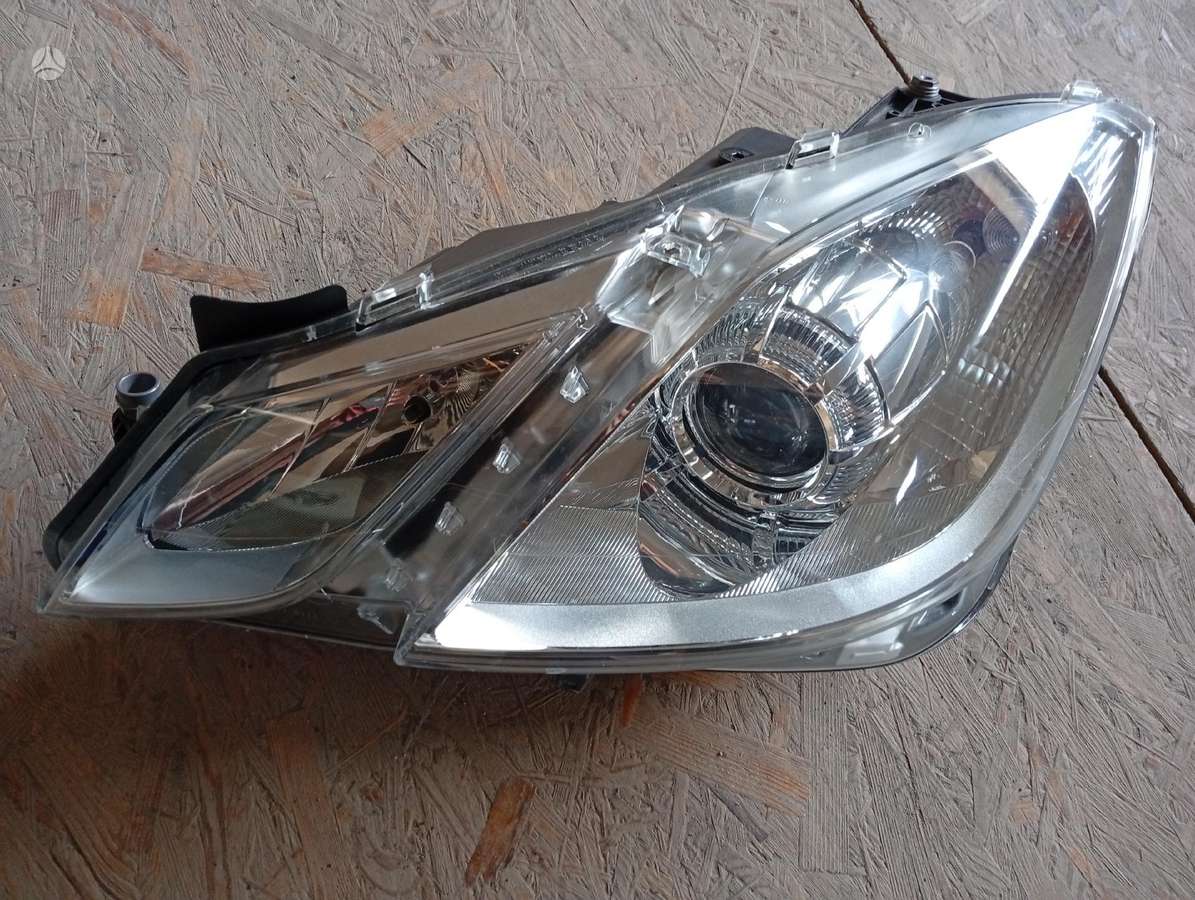 Mercedes-Benz E klasė lights