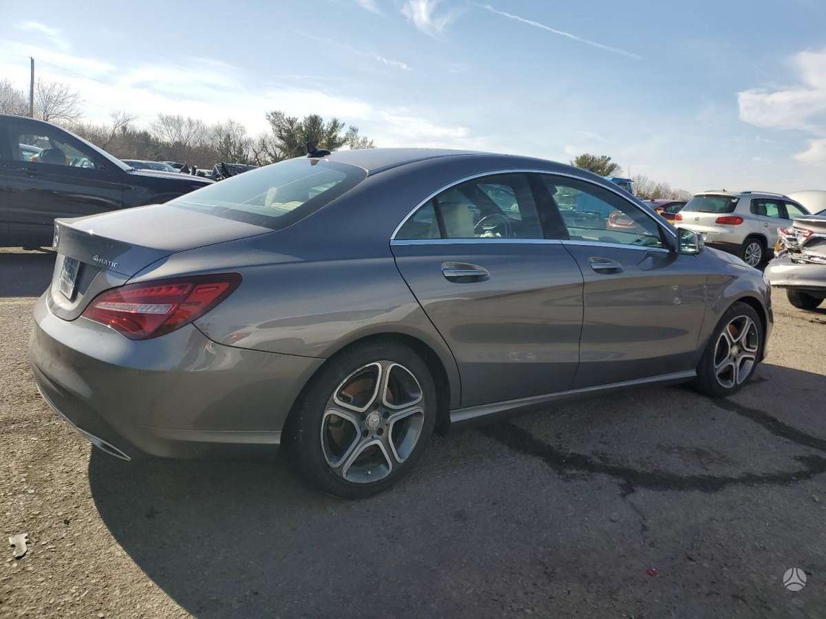 Mercedes-Benz CLA250