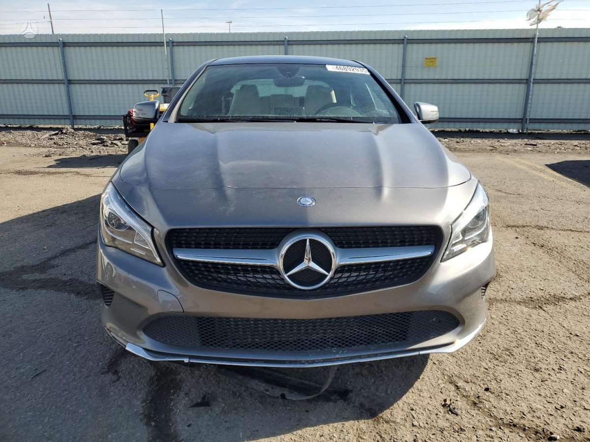 Mercedes-Benz CLA250