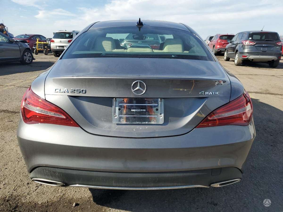 Mercedes-Benz CLA250