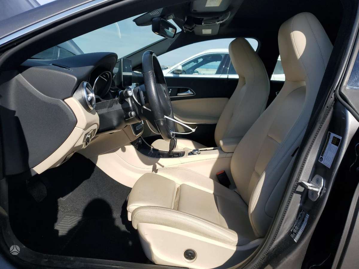 Mercedes-Benz CLA250