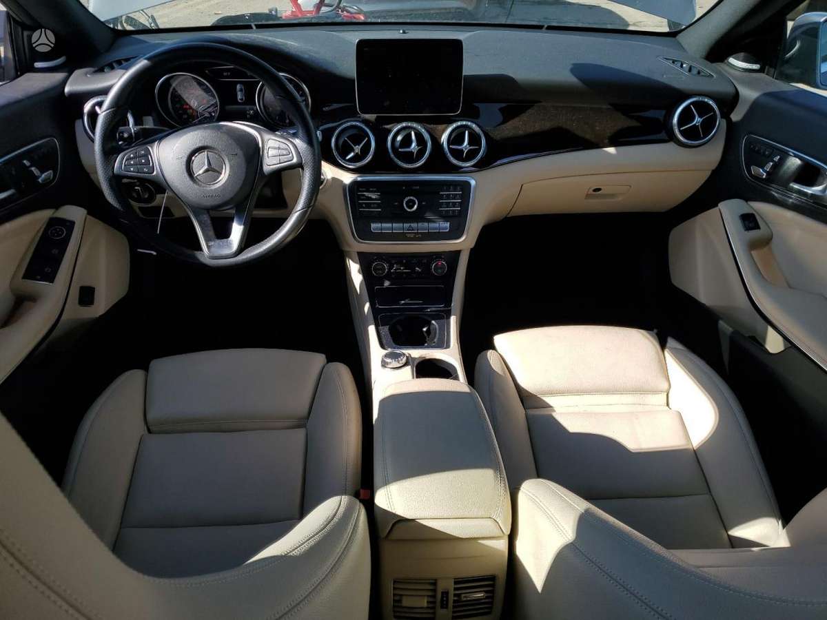 Mercedes-Benz CLA250