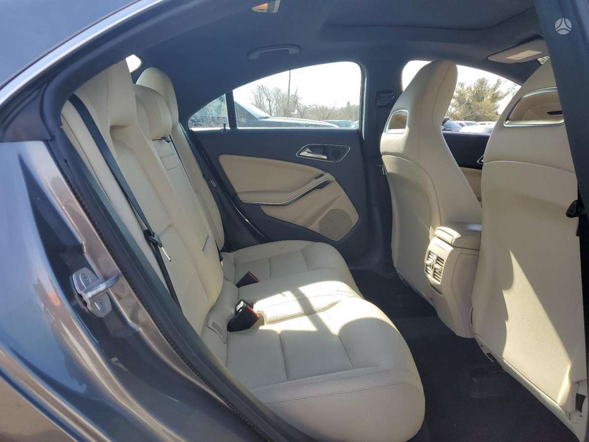 Mercedes-Benz CLA250