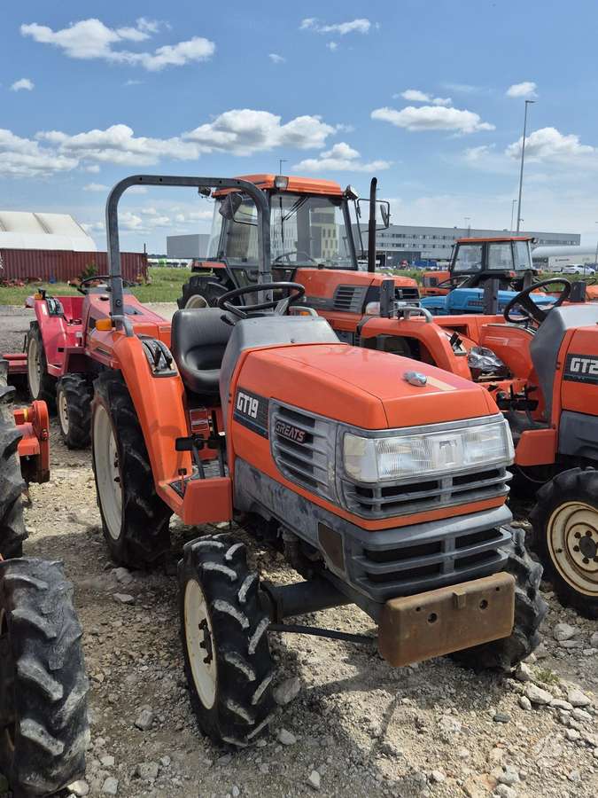 Hinomoto VISI MODELIAI, tractors