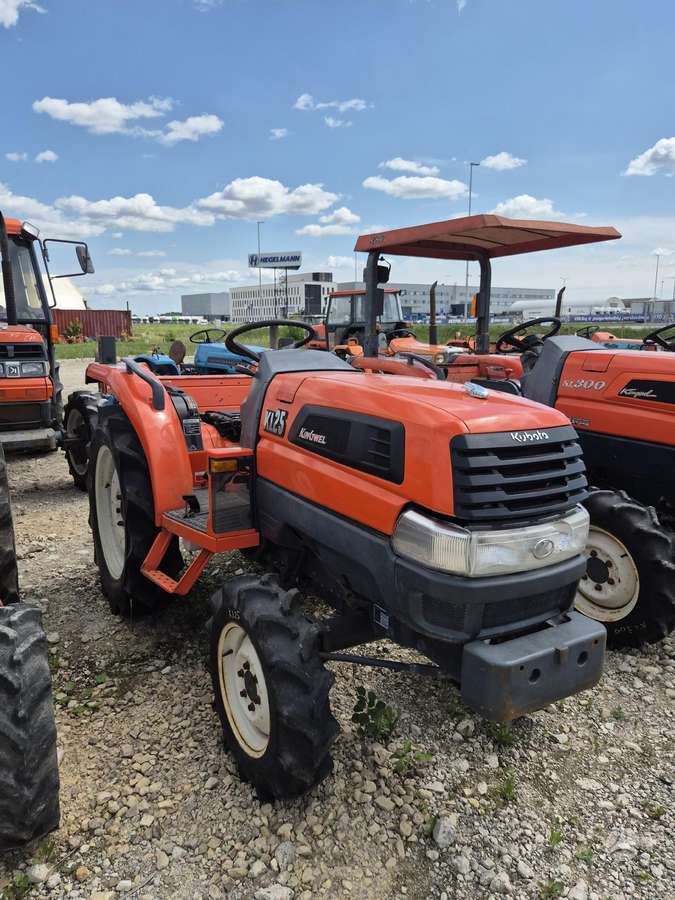 Hinomoto VISI MODELIAI, tractors