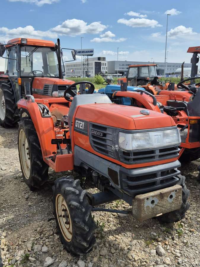 Kubota VISI MODELIAI, тракторы