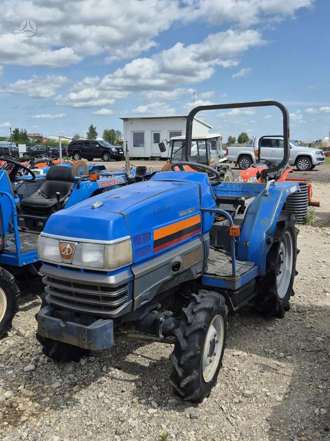 Kubota VISI MODELIAI, тракторы