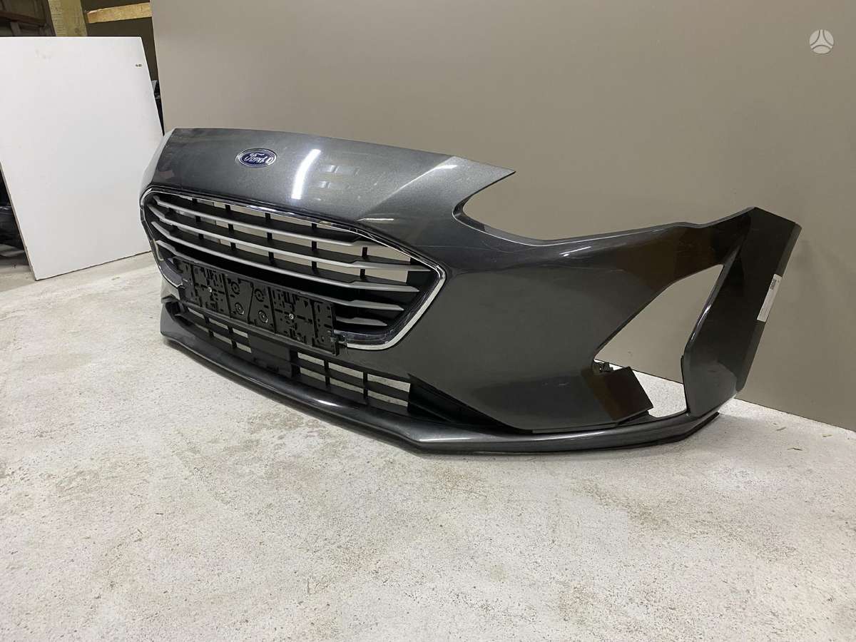 Ford Focus бамперы (буфера), крылья, фары