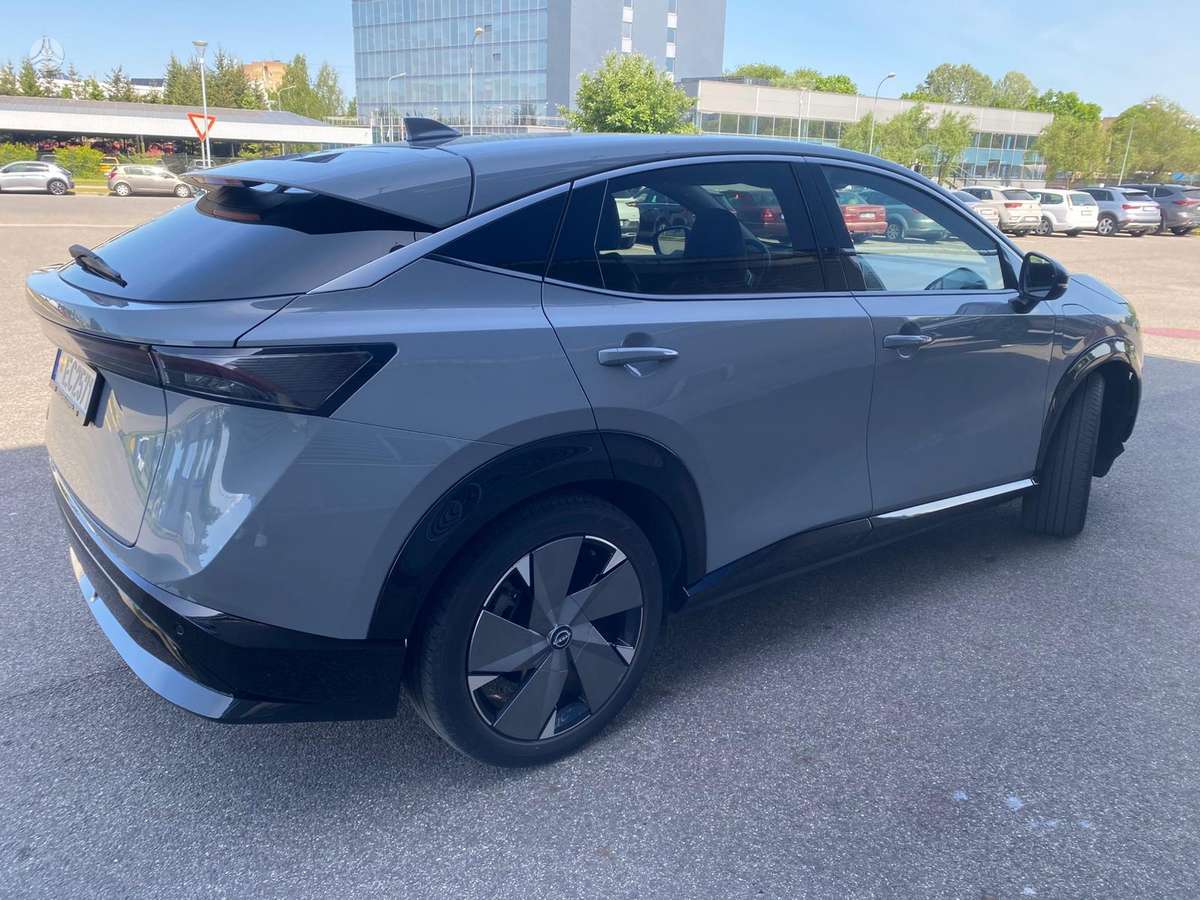 Nissan ARIYA, visurgājējs / krosovers