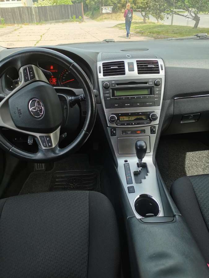 Toyota Avensis, universalas