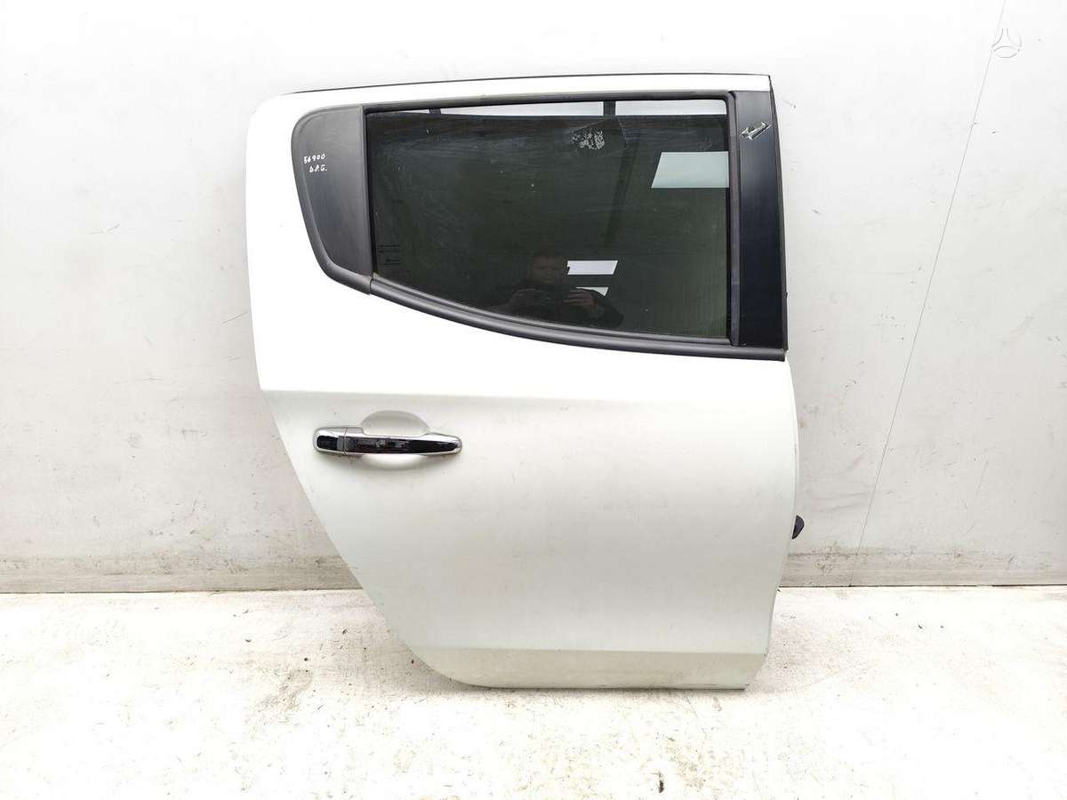 Mitsubishi L200 двери