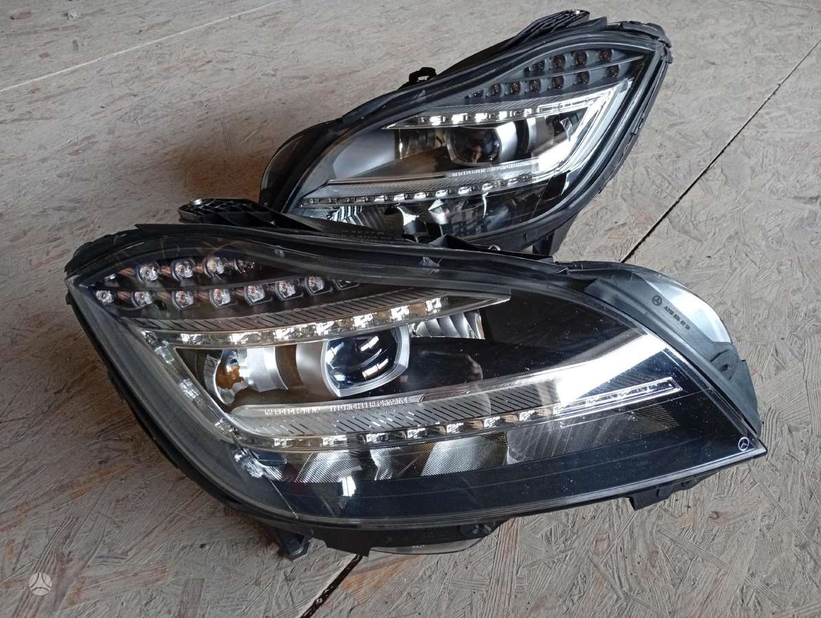 Mercedes-Benz CLS klasė lights