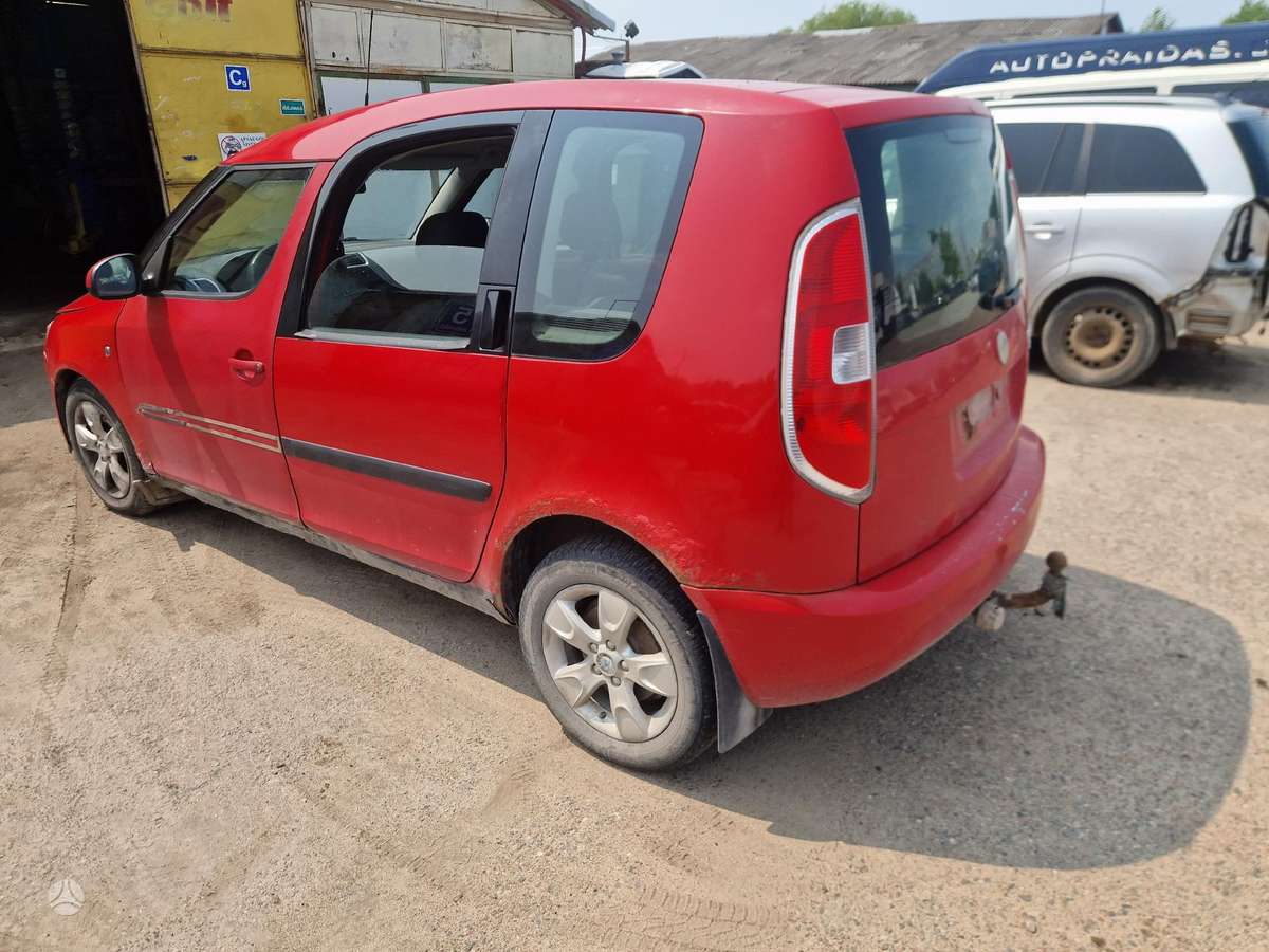 Skoda Roomster Minsko pl 33a 5 angaras