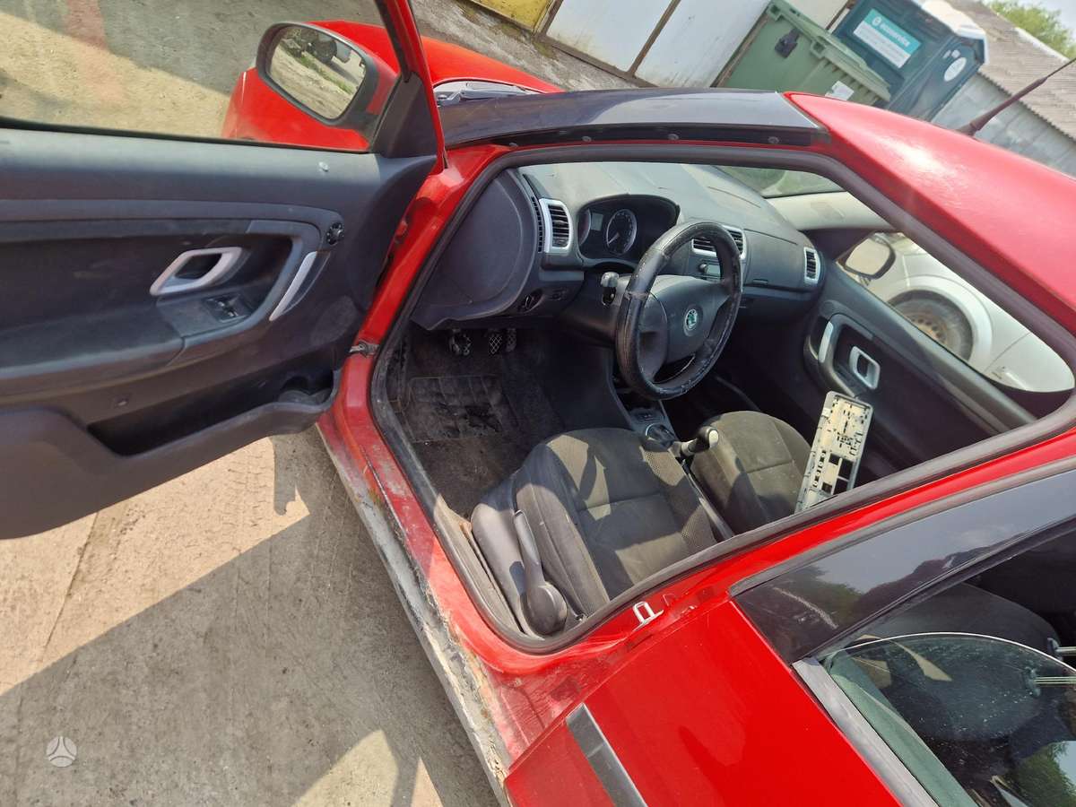 Skoda Roomster Minsko pl 33a 5 angaras