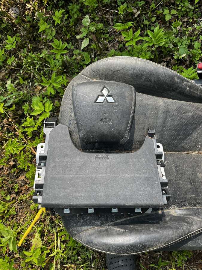 Mitsubishi L200 kėbulo dalys
