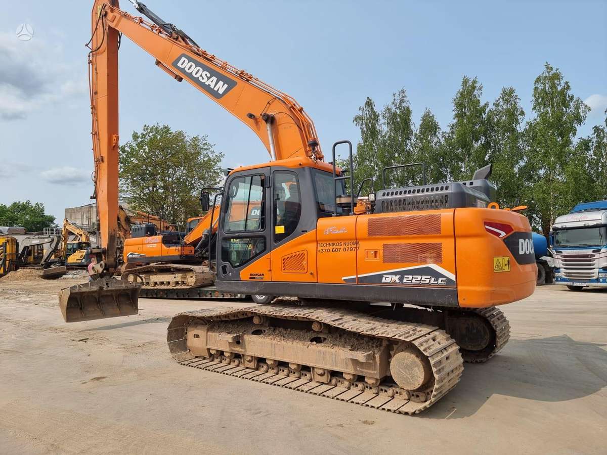 Doosan DX 225LC-7, excavator