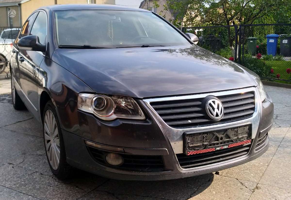 Volkswagen Passat - 4