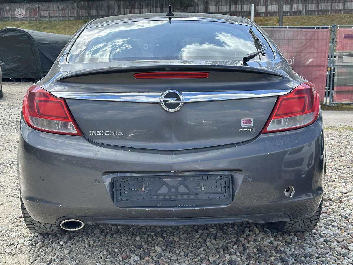 Opel Insignia, 2.0 l., hatchback