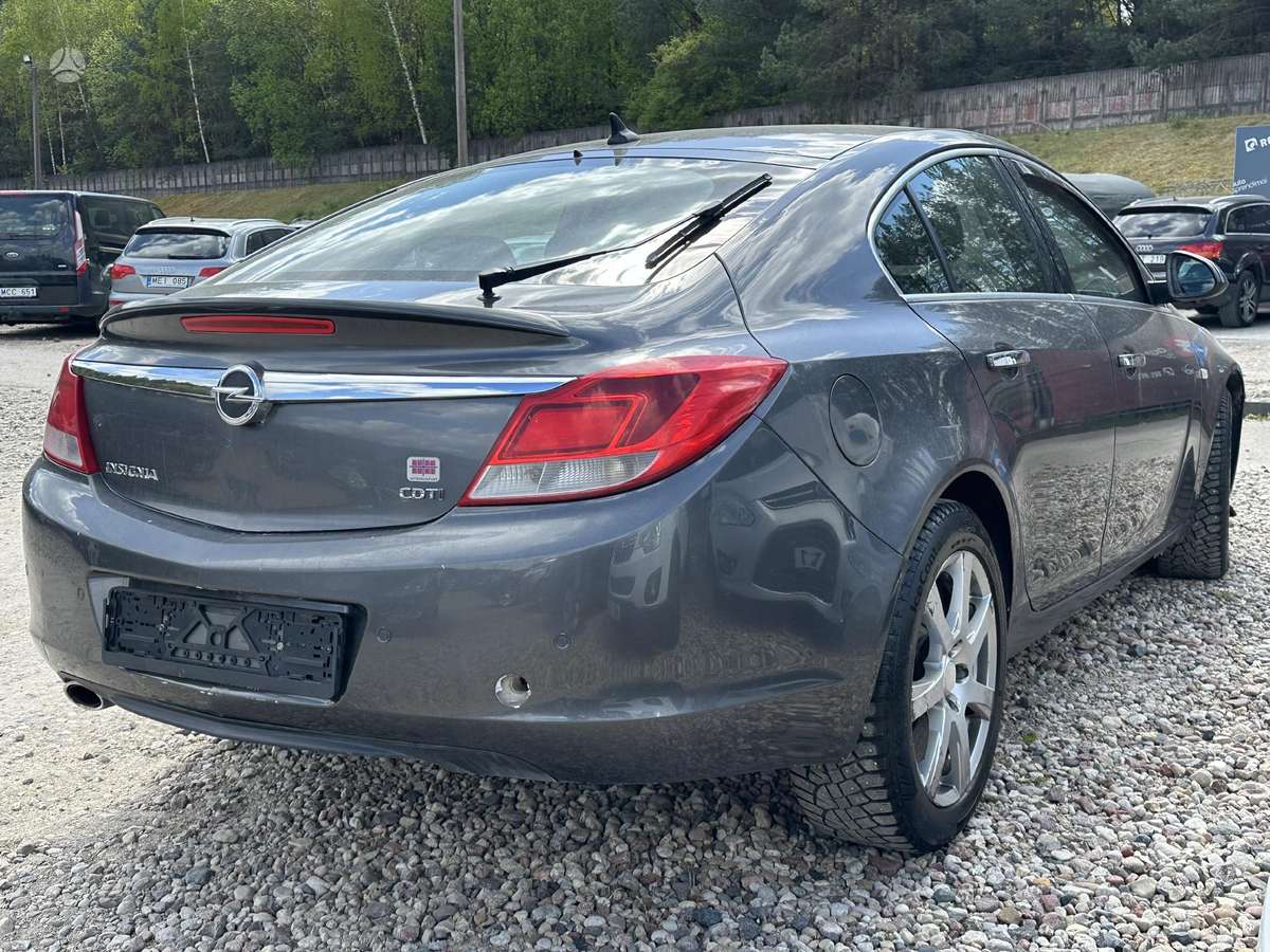 Opel Insignia, 2.0 l., hatchback