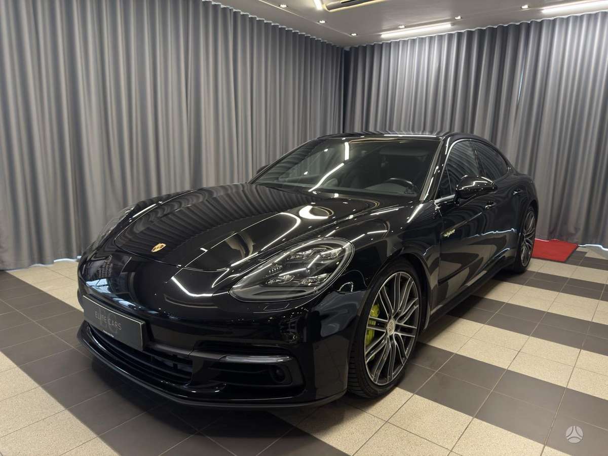 Porsche Panamera - 1
