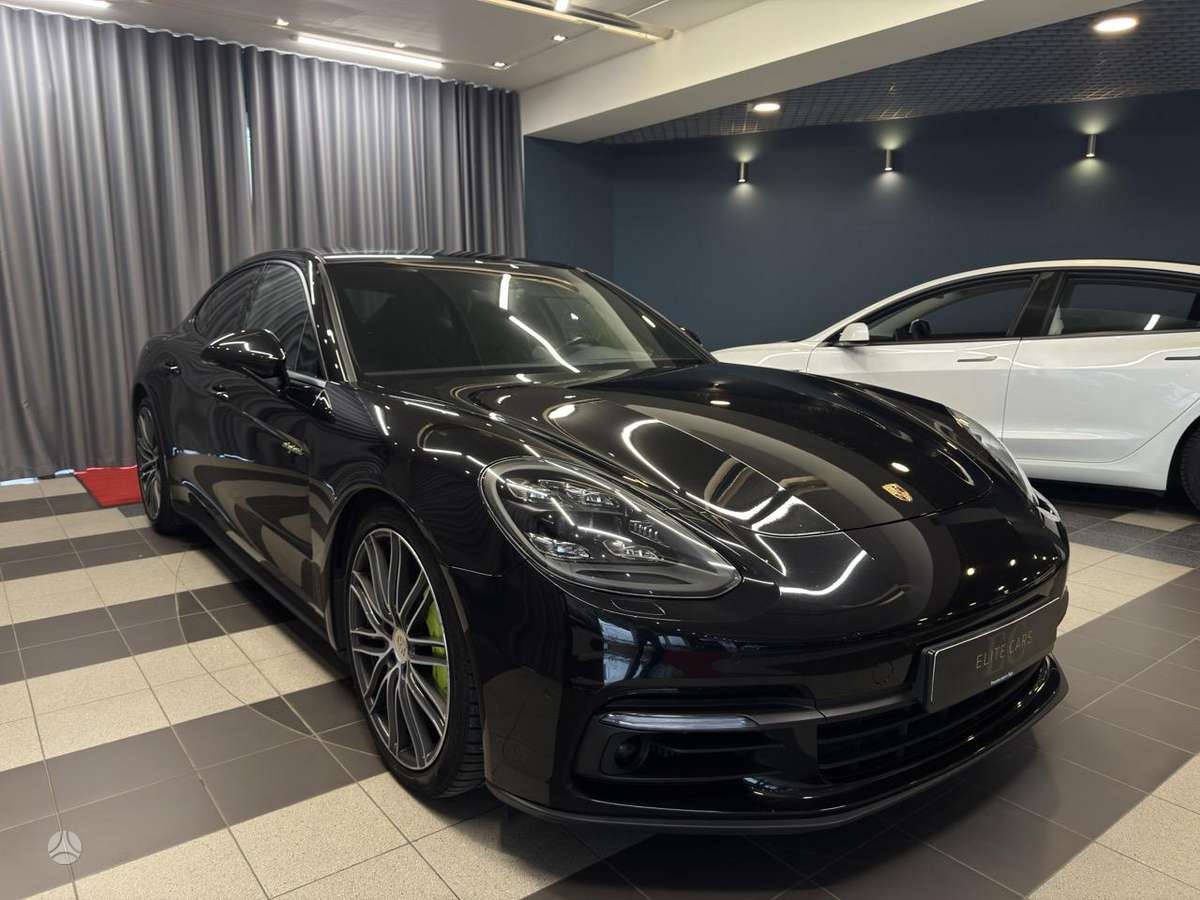 Porsche Panamera - 3