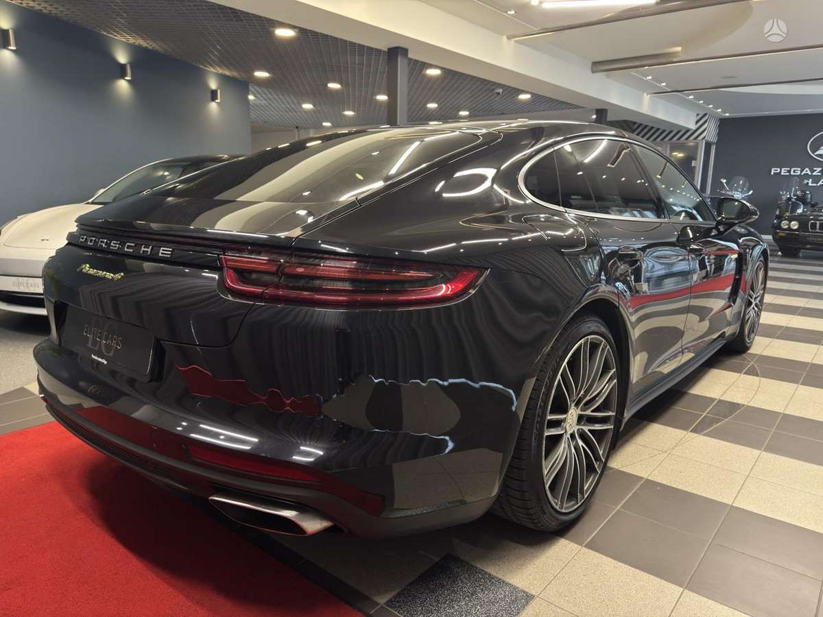Porsche Panamera - 5