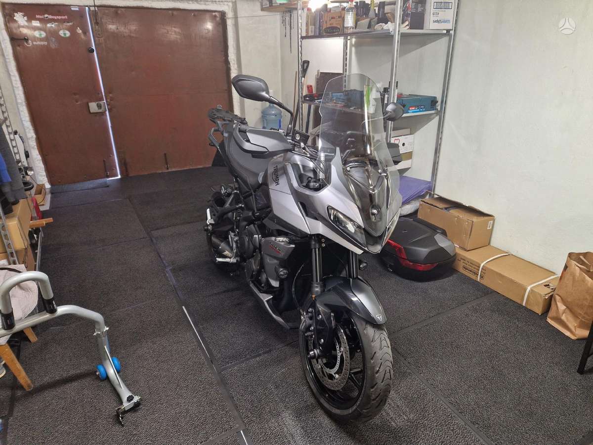 Triumph Tiger 660cc, touring / sport touring