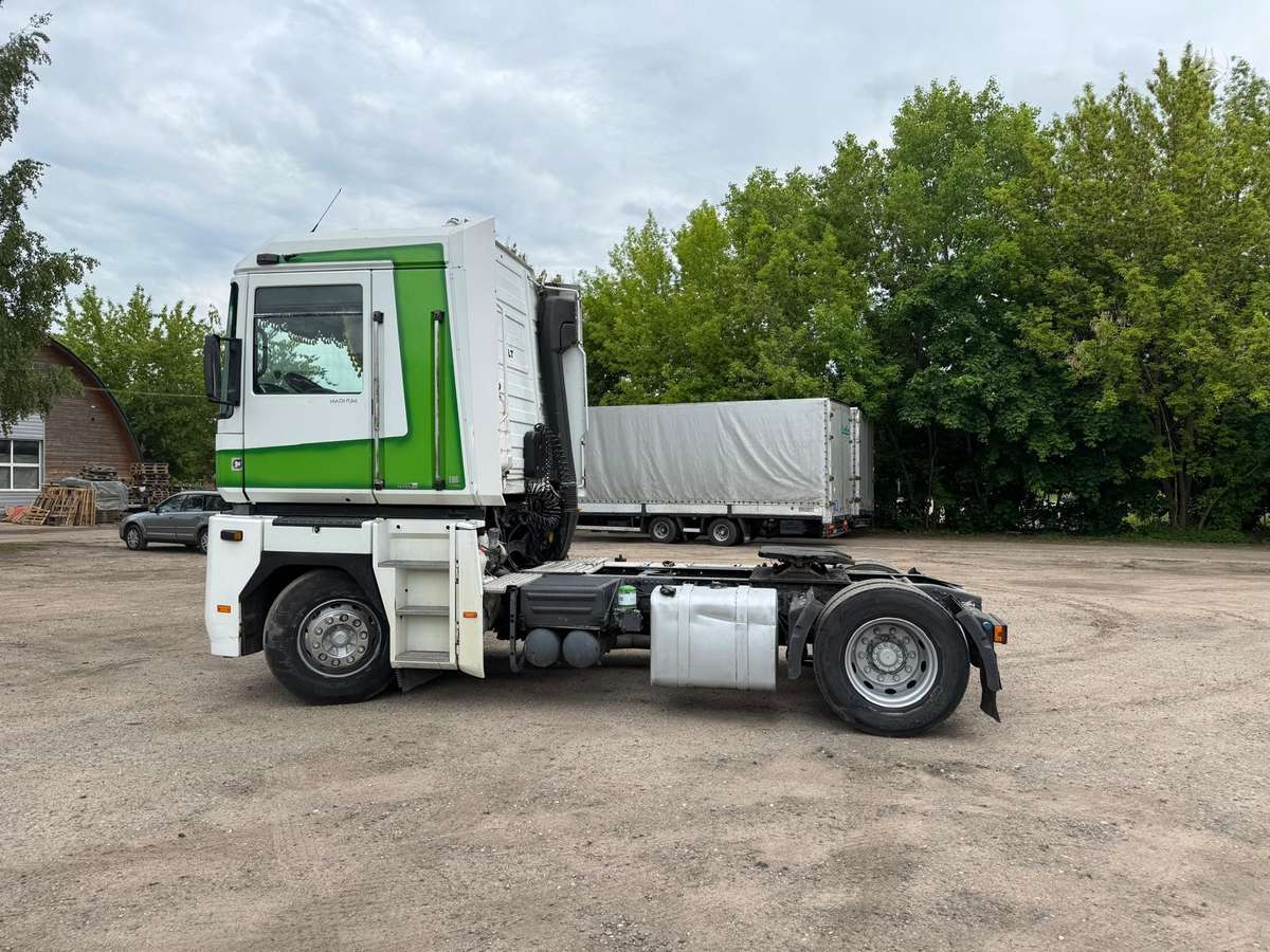 Renault Magnum, double sleeper