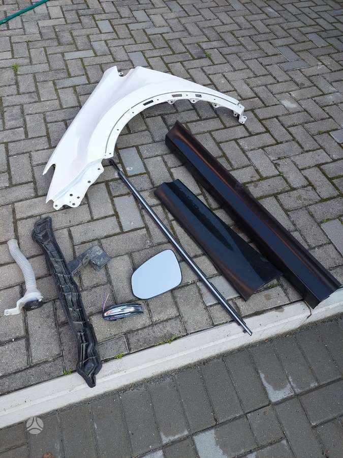 Toyota RAV4 крылья