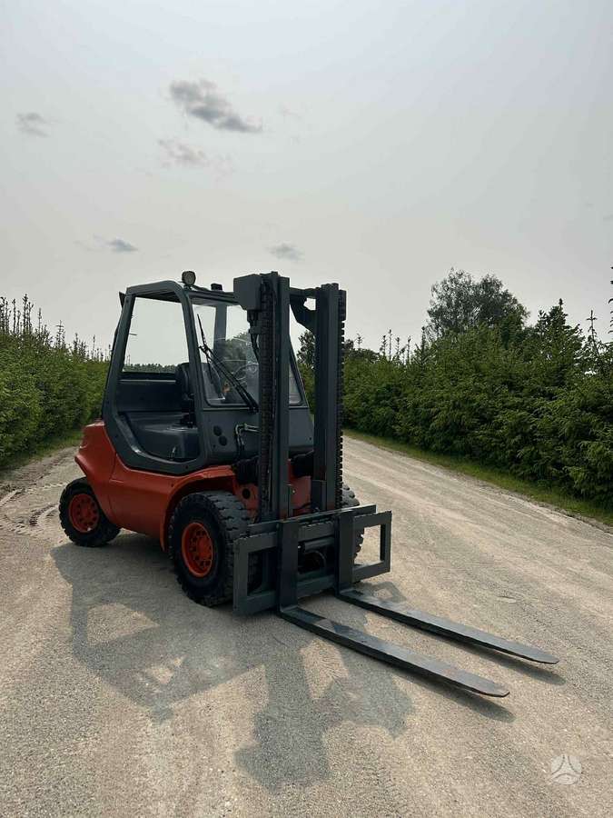 Linde 35, forklifts