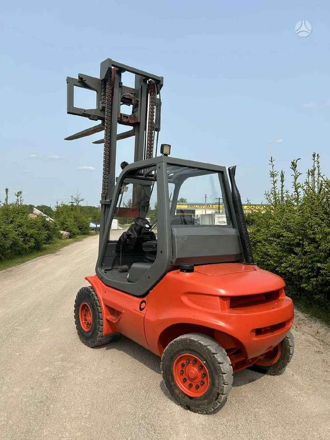Linde 35, forklifts