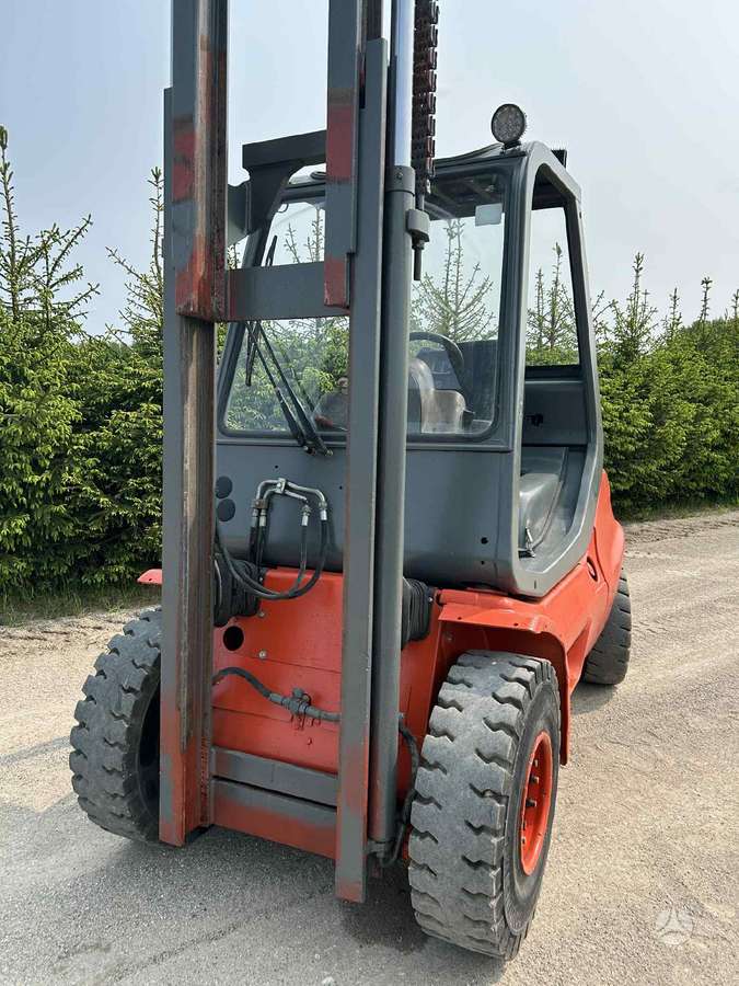Linde 35, forklifts