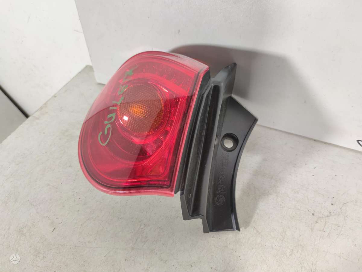 Alfa Romeo Giulietta hood (front, rear), lights