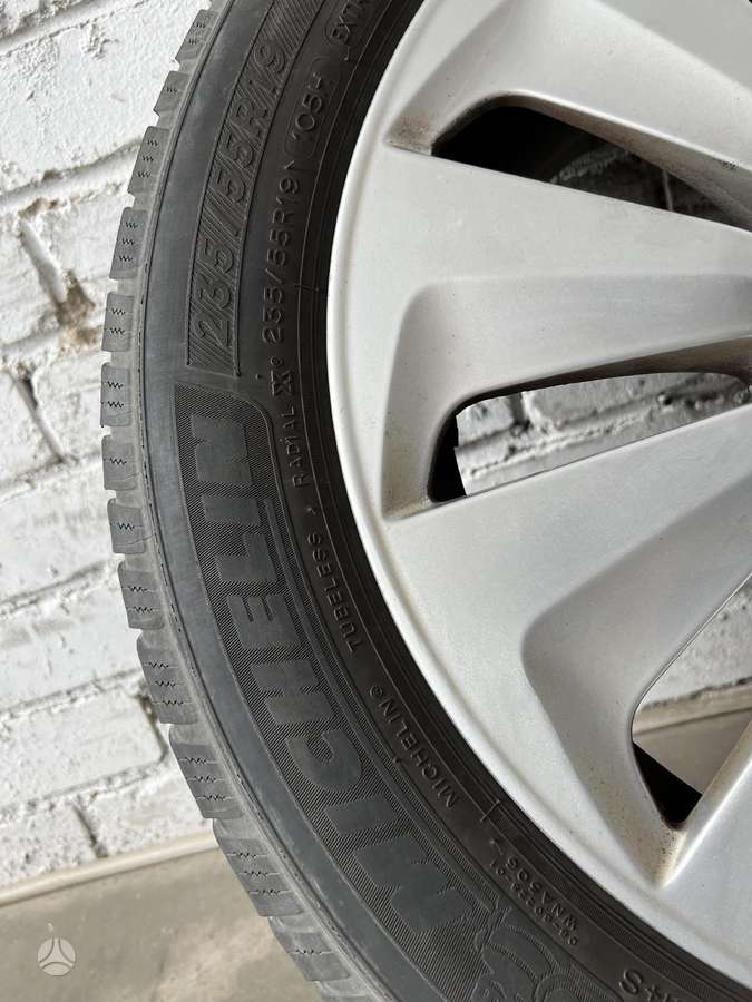 Audi Q5, lengvojo lydinio, R19