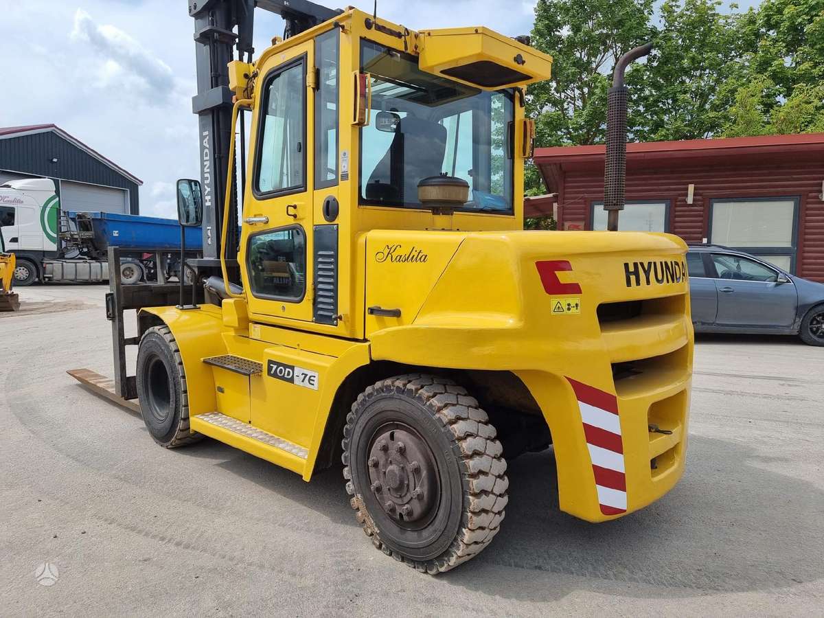 Hyundai 70 D-7 E, šakiniai krautuvai
