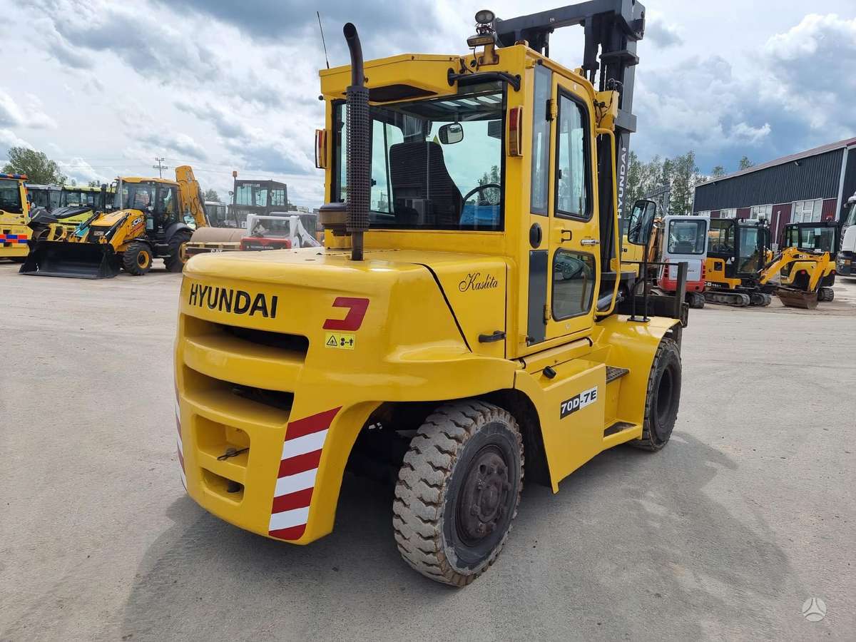 Hyundai 70 D-7 E, šakiniai krautuvai