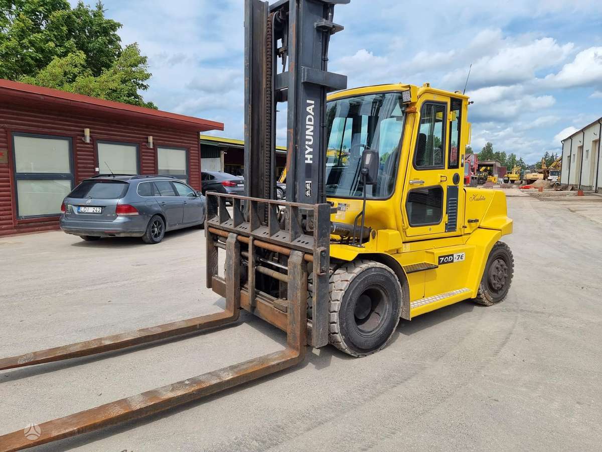 Hyundai 70 D-7 E, šakiniai krautuvai