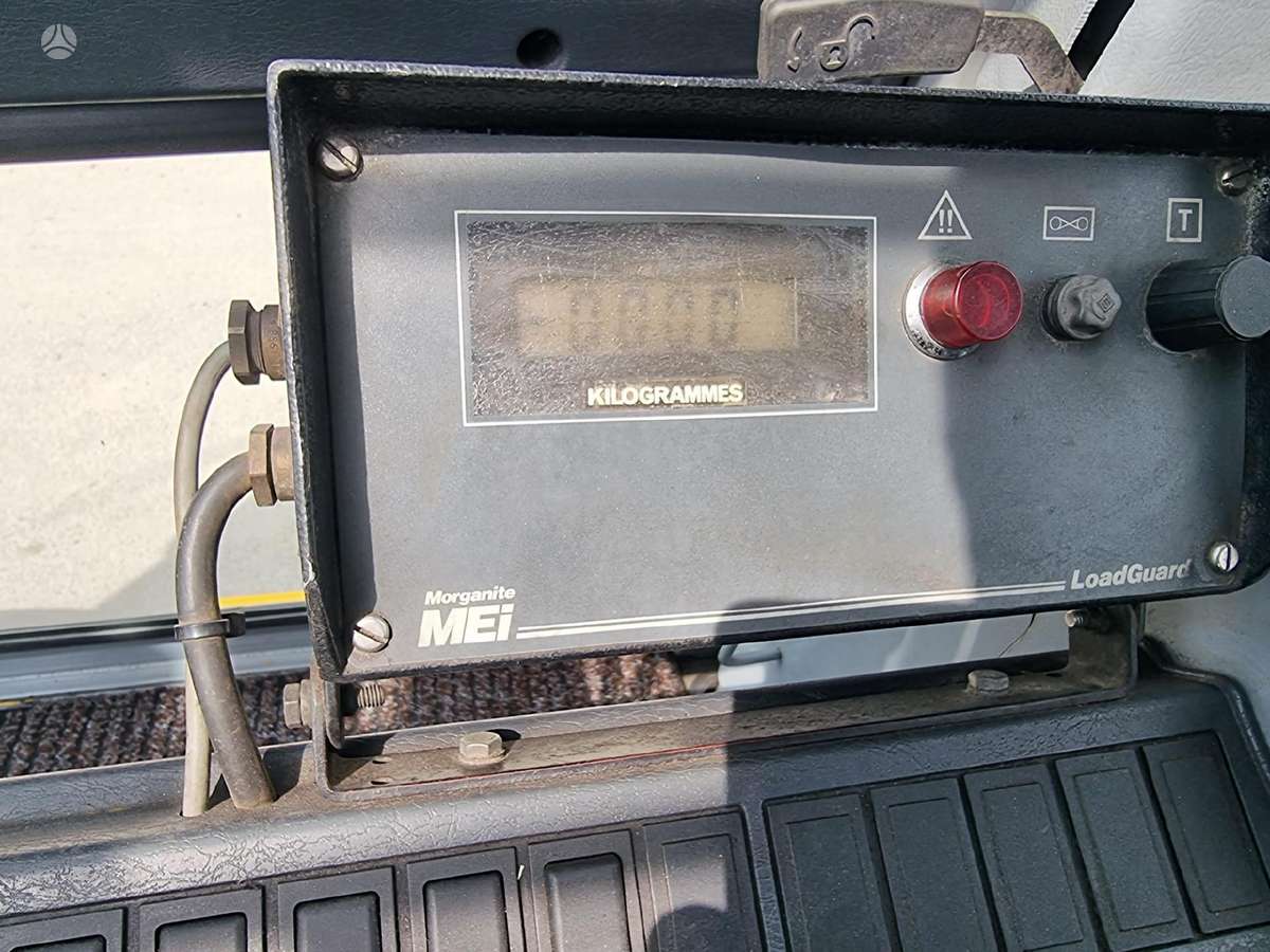 Hyundai 70 D-7 E, šakiniai krautuvai