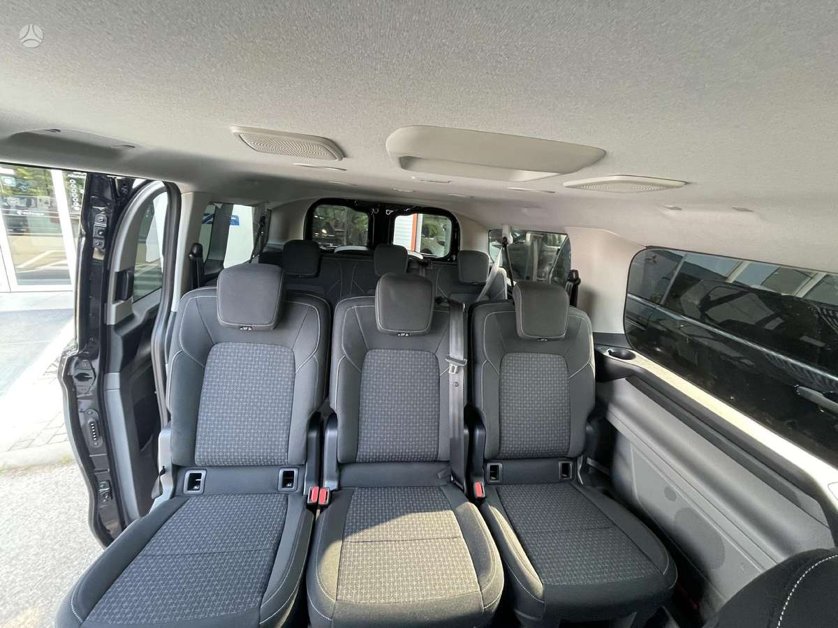 Ford Tourneo Custom, passenger minibus