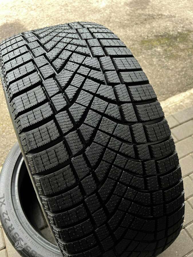 Pirelli ICE ZERO FR | NAUJOS, летние 255/50 R19