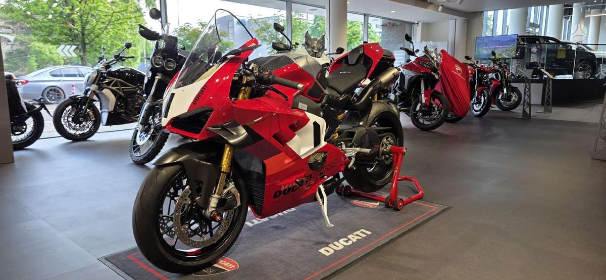 Ducati Panigale 998cc, спортбайки / superbikes