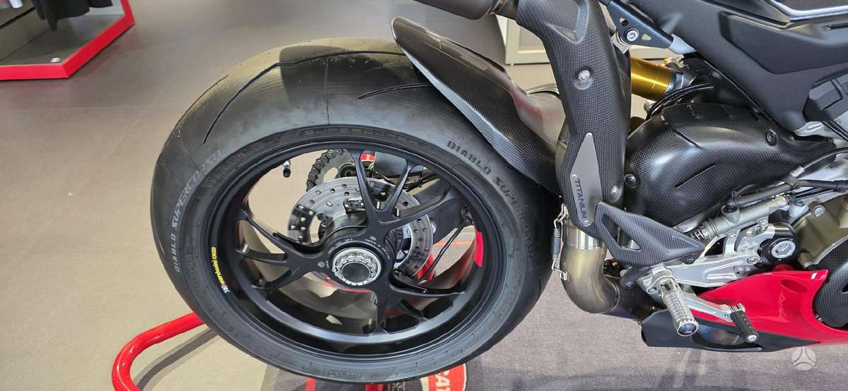Ducati Panigale 998cc, спортбайки / superbikes