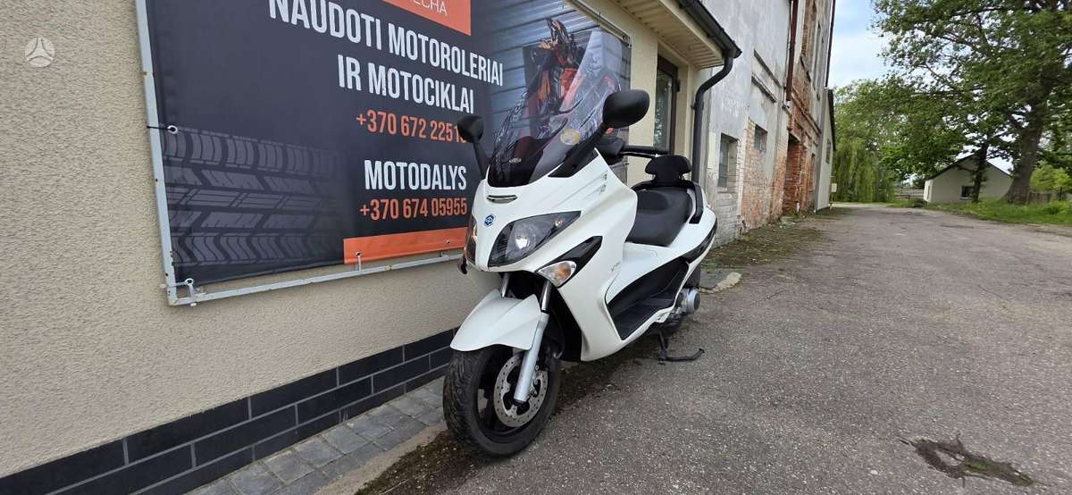 Piaggio Xevo 125cc, мотороллеры / мопеды