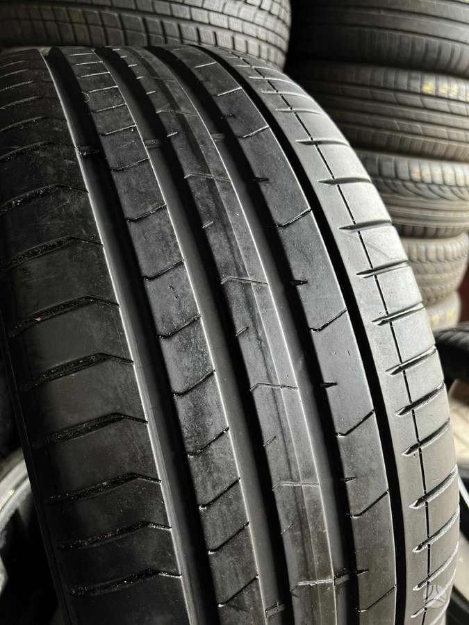 Pirelli P ZERO PZ4 | 4 VNT., vasarinės 265/35 R22
