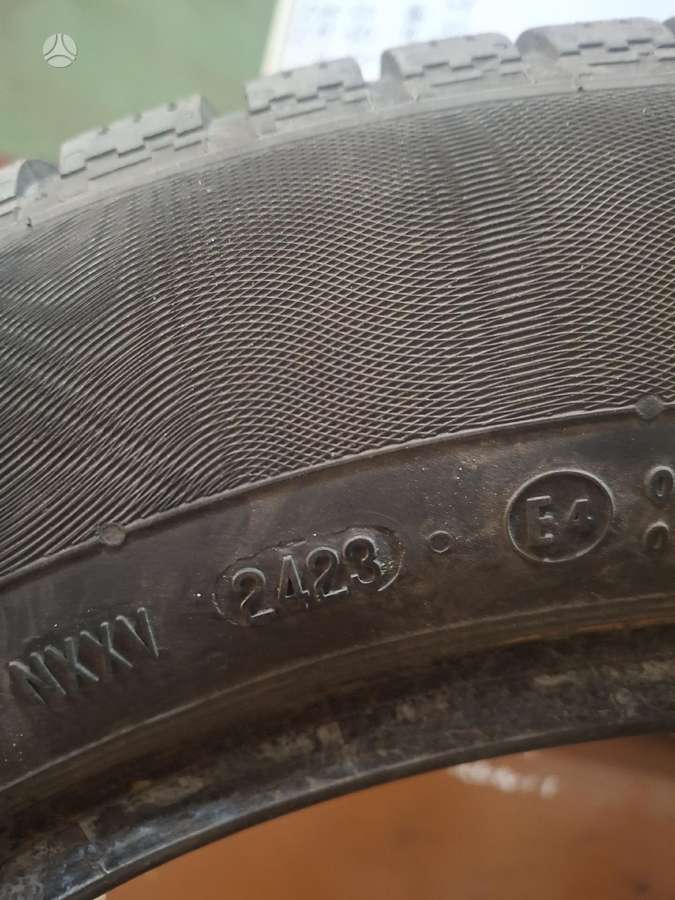 Continental TS830P.2023m, winter 215/60 R16