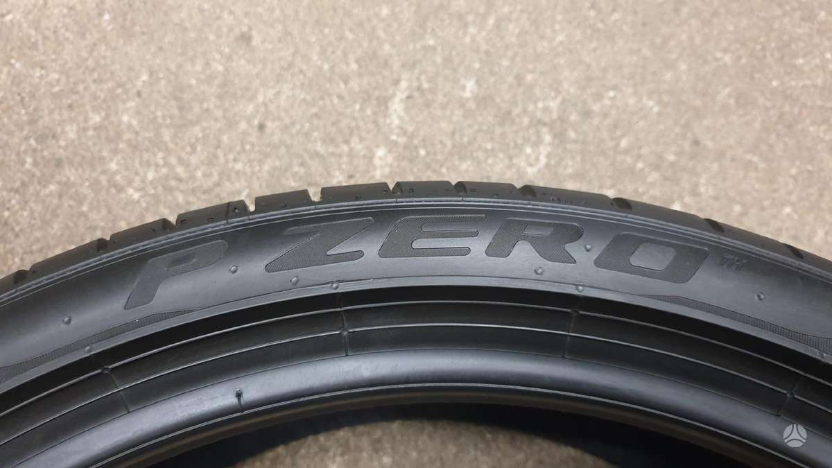 Pirelli PZero TM apie 8mm, летние 235/35 R19