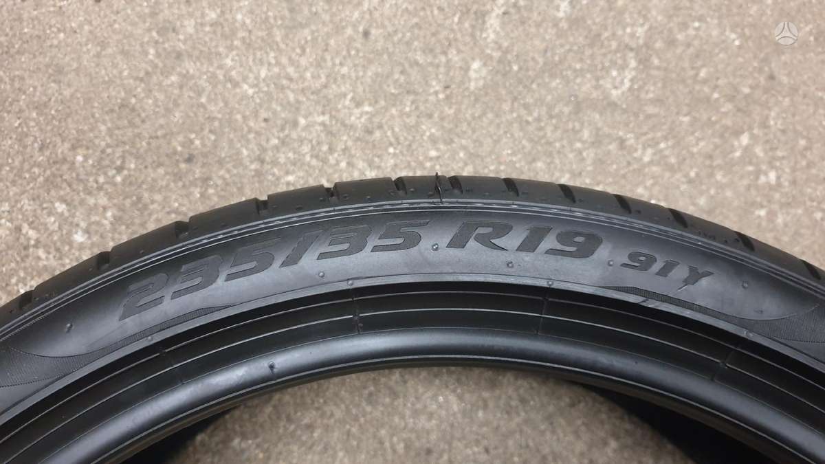 Pirelli PZero TM apie 8mm, летние 235/35 R19